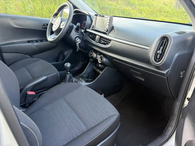 Vehicle Image 25