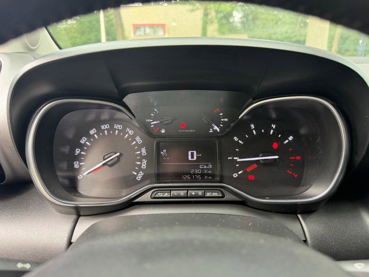 Vehicle Image 28