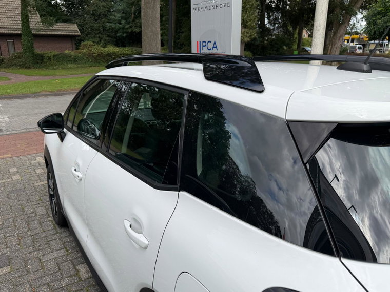 Vehicle Image 48