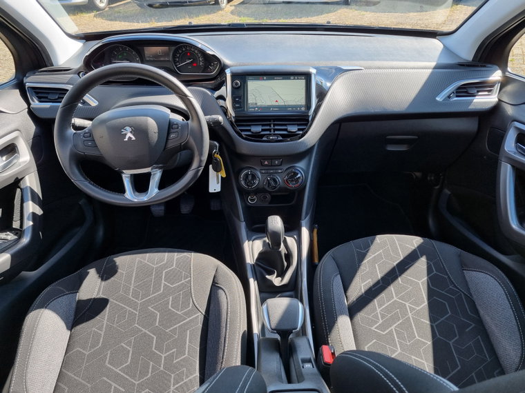 Vehicle Image 24