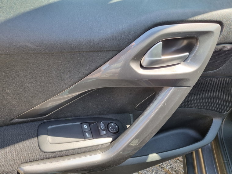 Vehicle Image 28