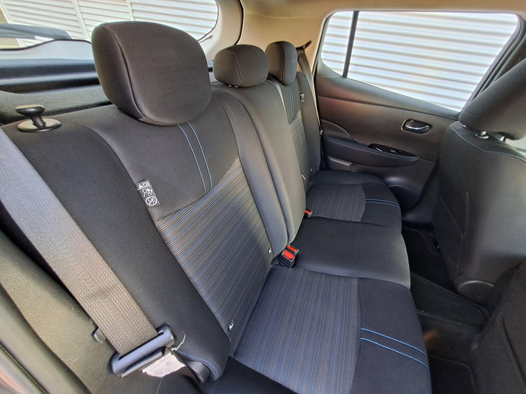 Vehicle Image 37