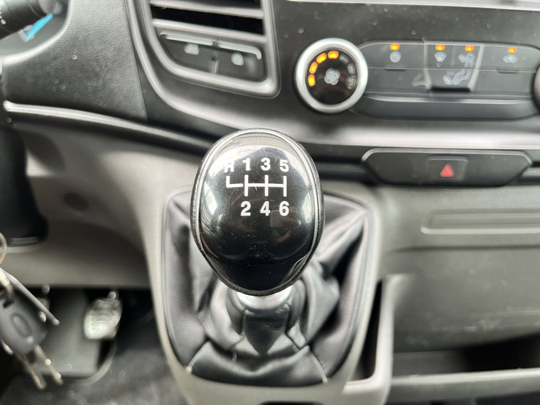 Vehicle Image 35