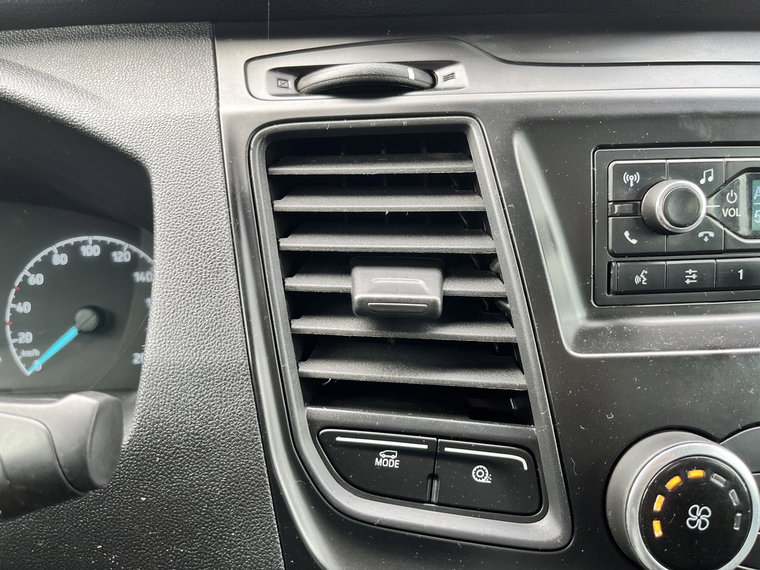 Vehicle Image 38