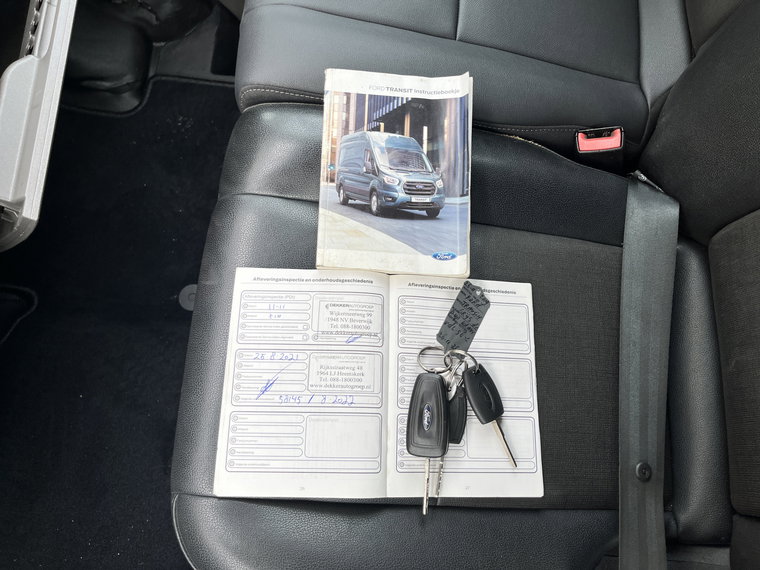 Vehicle Image 40