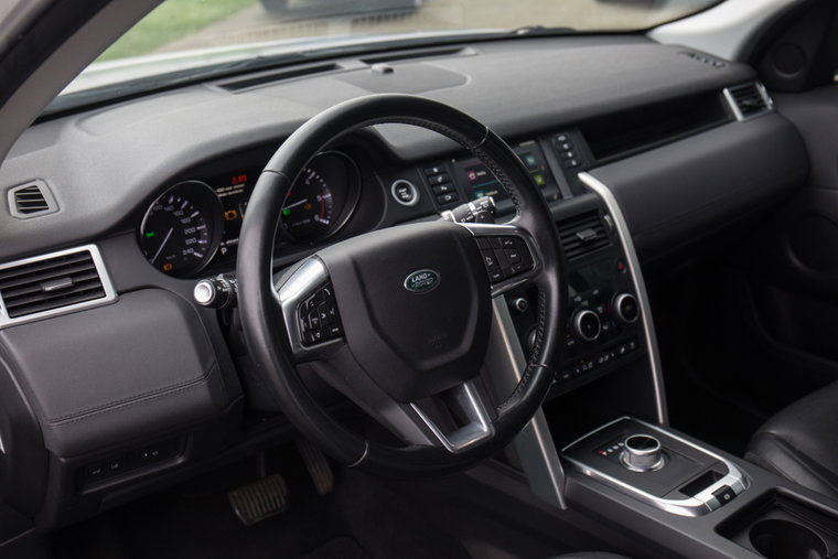 Vehicle Image 9