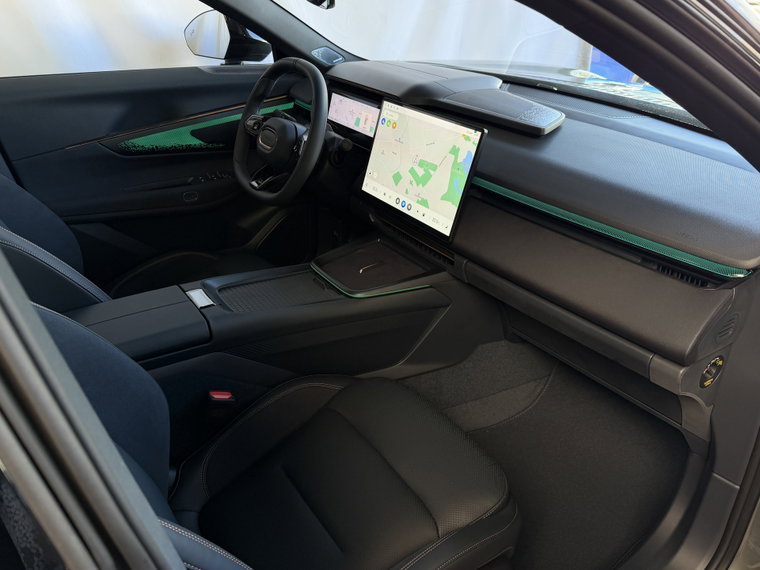 Vehicle Image 33