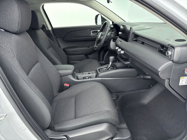 Vehicle Image 25