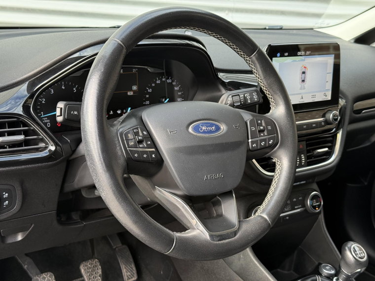 Vehicle Image 12
