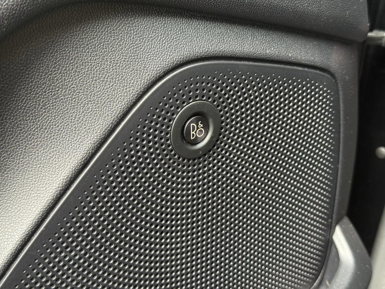 Vehicle Image 28