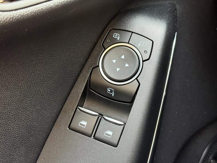Vehicle Image 35