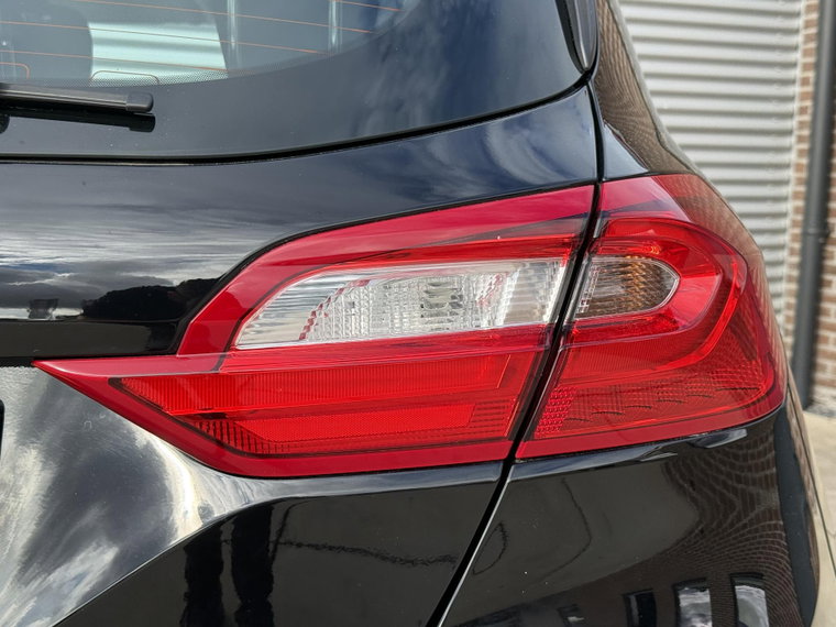 Vehicle Image 36