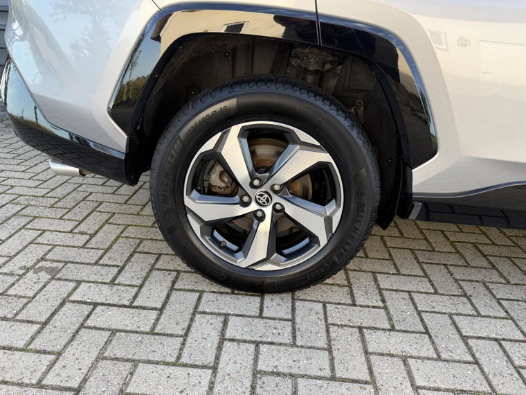 Vehicle Image 33