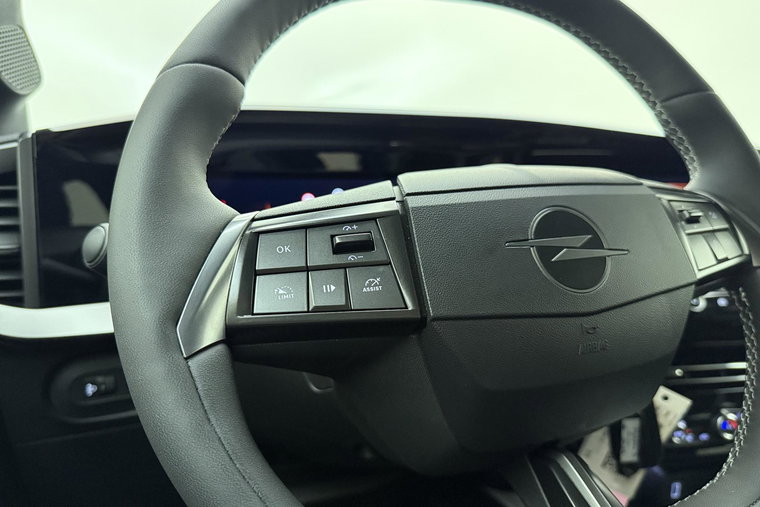 Vehicle Image 23