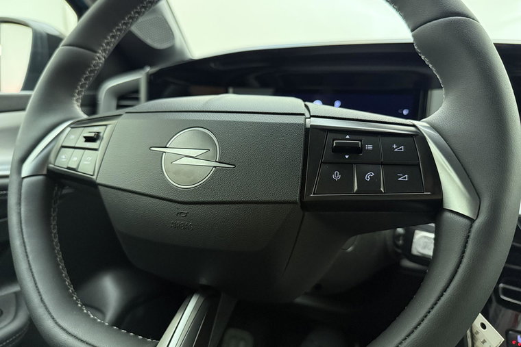 Vehicle Image 24