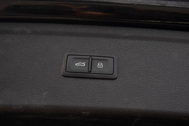 Vehicle Image 45