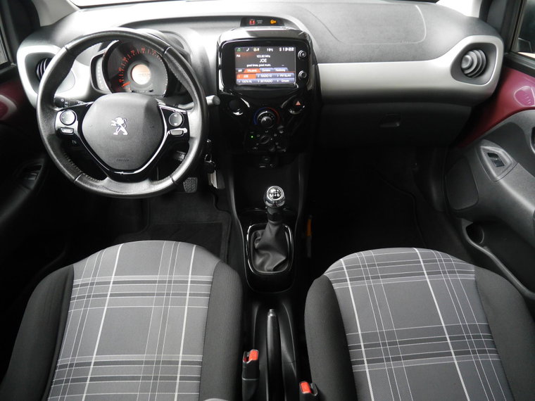 Vehicle Image 12