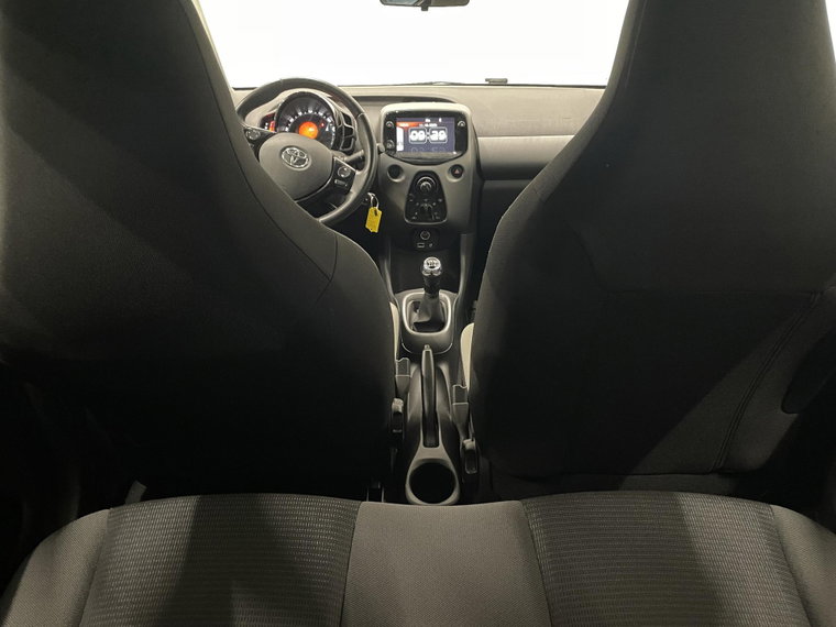 Vehicle Image 12