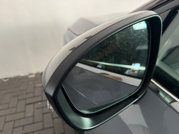 Vehicle Image 28