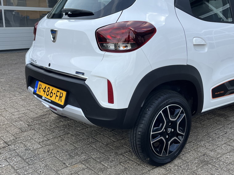 Vehicle Image 23