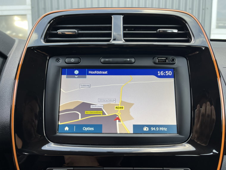 Vehicle Image 36