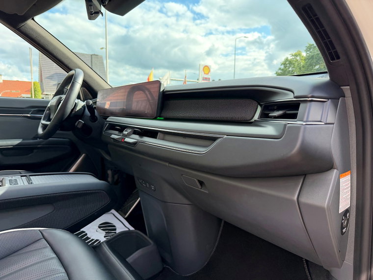 Vehicle Image 38
