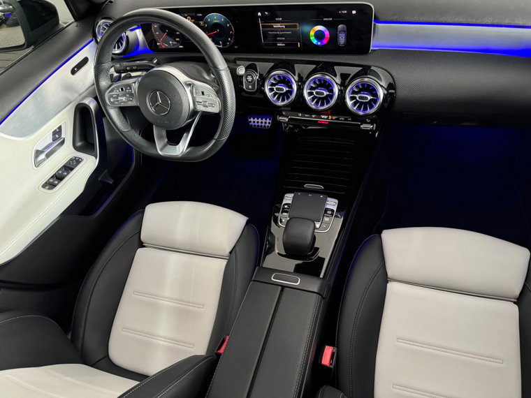 Vehicle Image 33