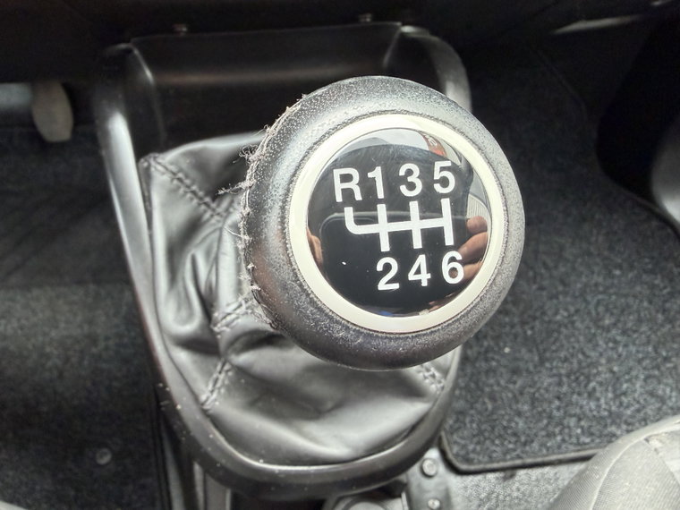 Vehicle Image 23
