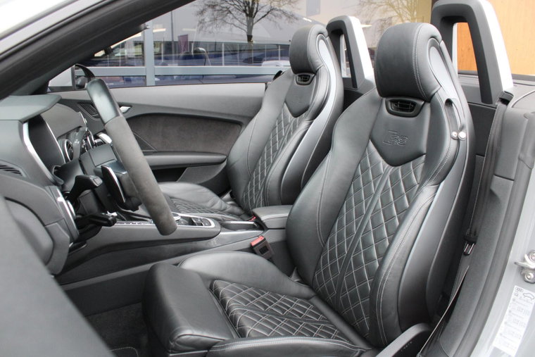 Vehicle Image 21