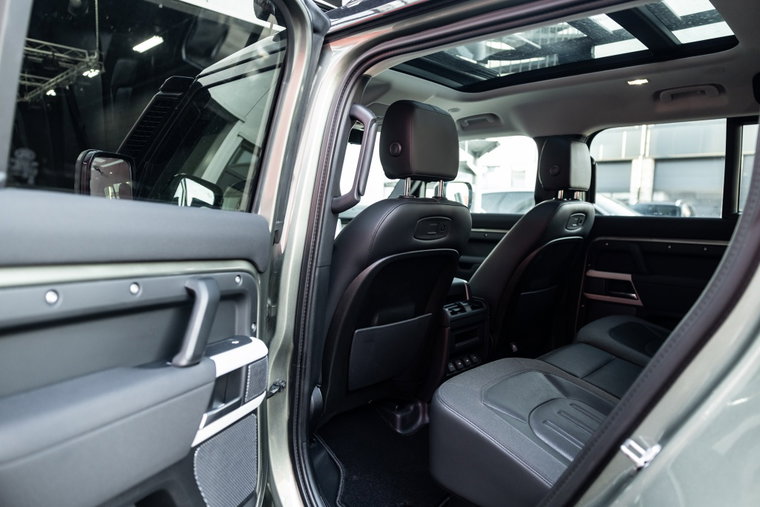 Vehicle Image 6