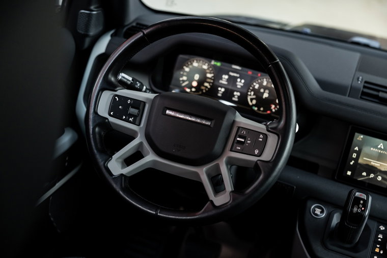 Vehicle Image 9