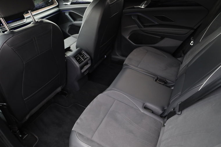 Vehicle Image 45