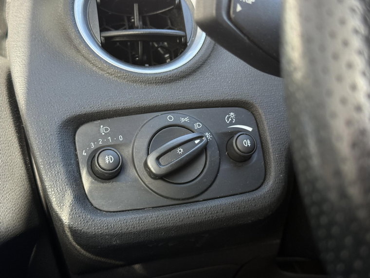 Vehicle Image 26