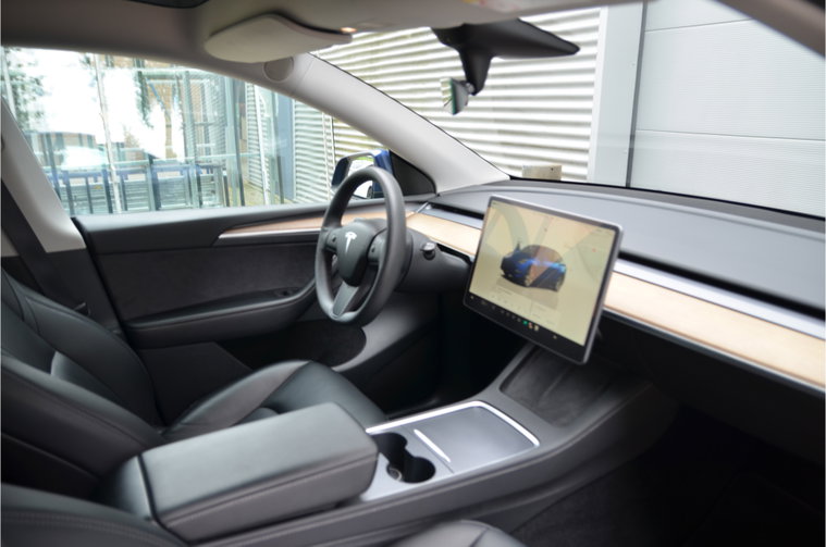 Vehicle Image 12