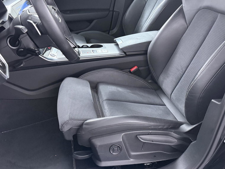 Vehicle Image 33