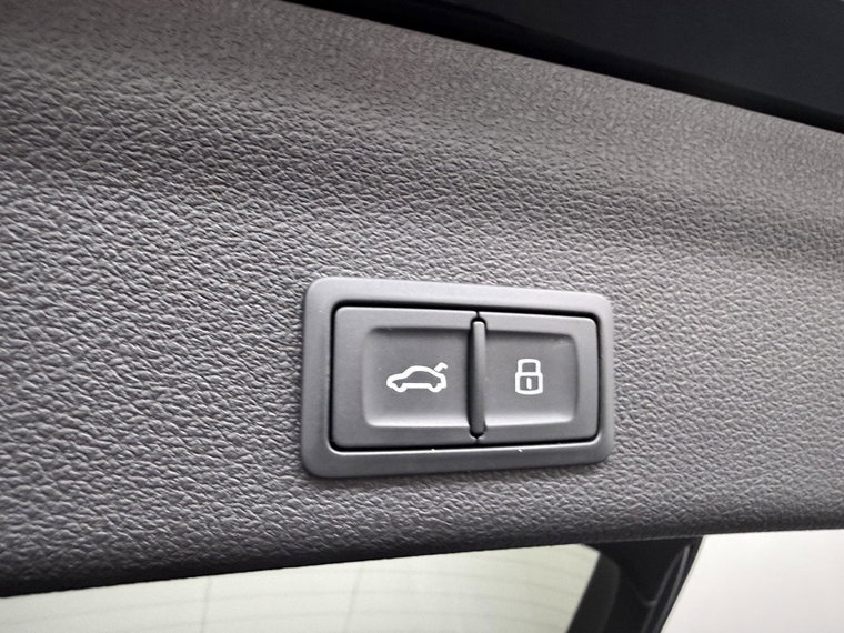 Vehicle Image 40