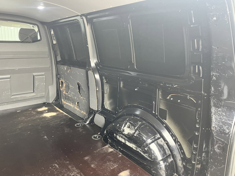 Vehicle Image 25