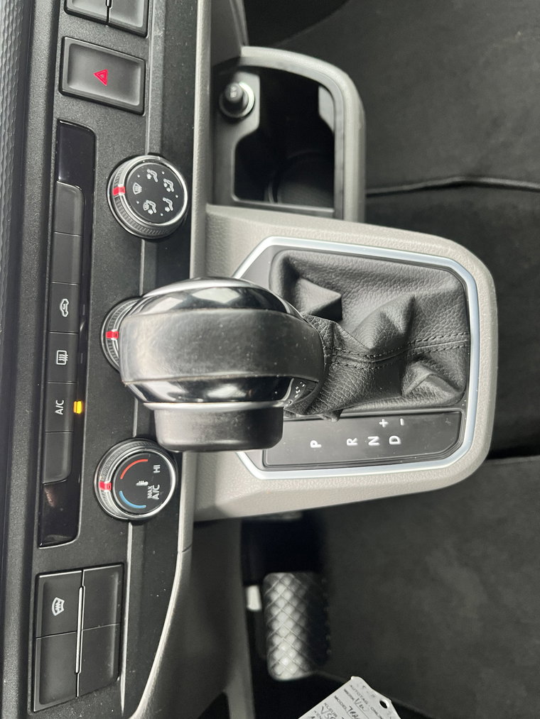 Vehicle Image 32