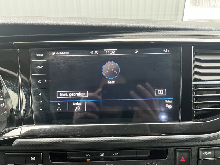 Vehicle Image 38