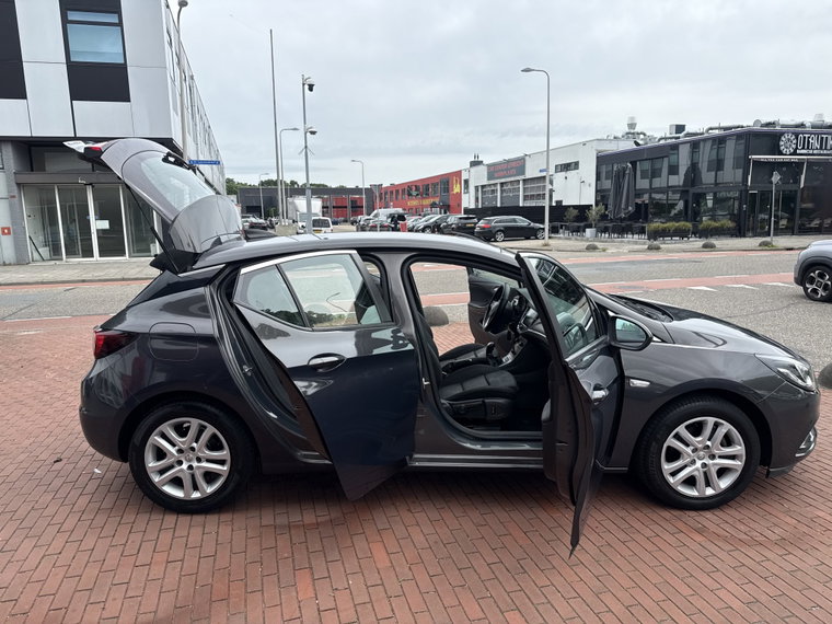 Vehicle Image 35