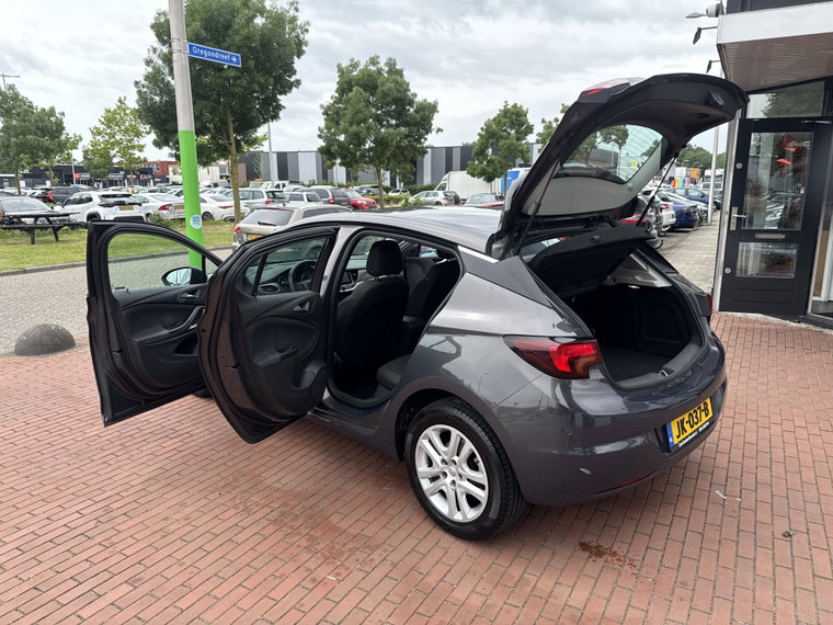Vehicle Image 38