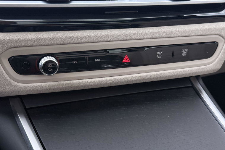 Vehicle Image 36