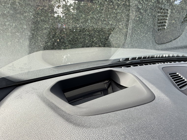 Vehicle Image 33