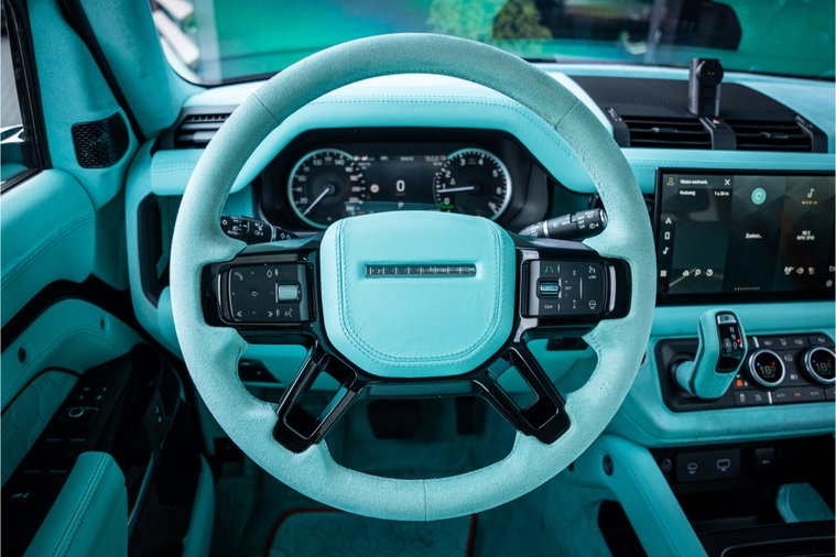 Vehicle Image 12