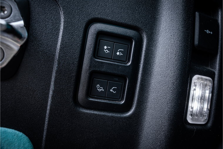 Vehicle Image 43