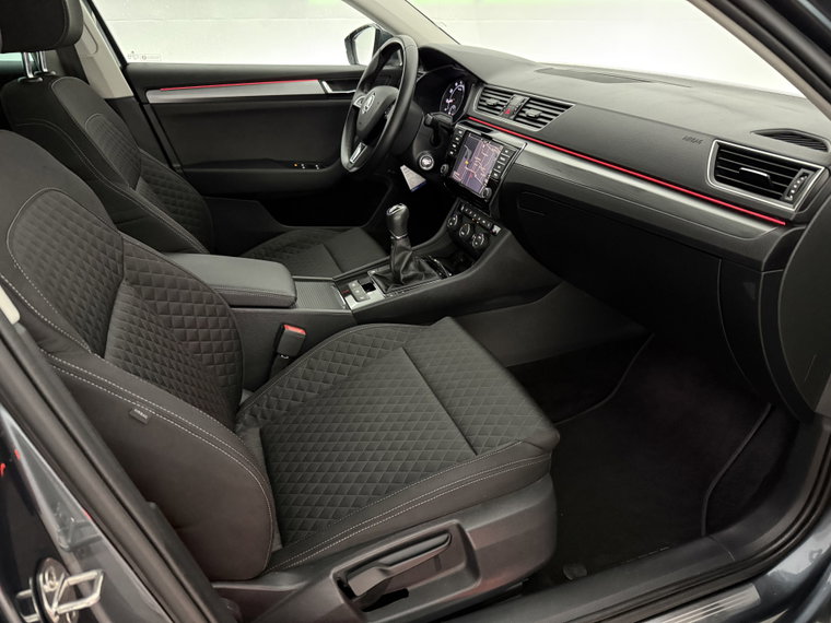 Vehicle Image 38
