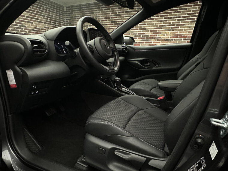 Vehicle Image 14