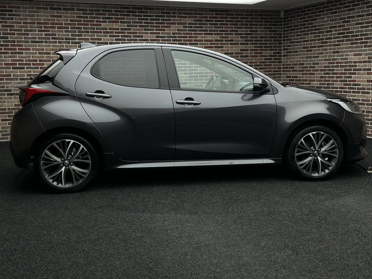 Vehicle Image 4