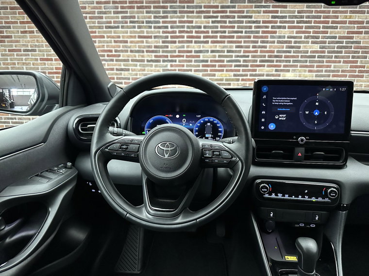 Vehicle Image 32