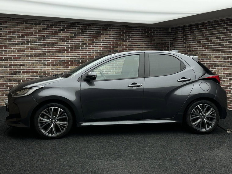Vehicle Image 6